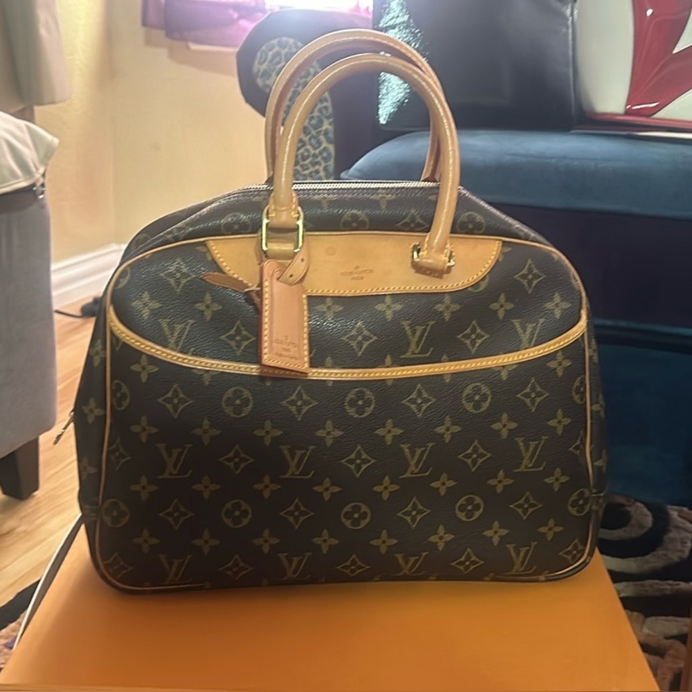 Louis Vuitton Signature Monogram Bag